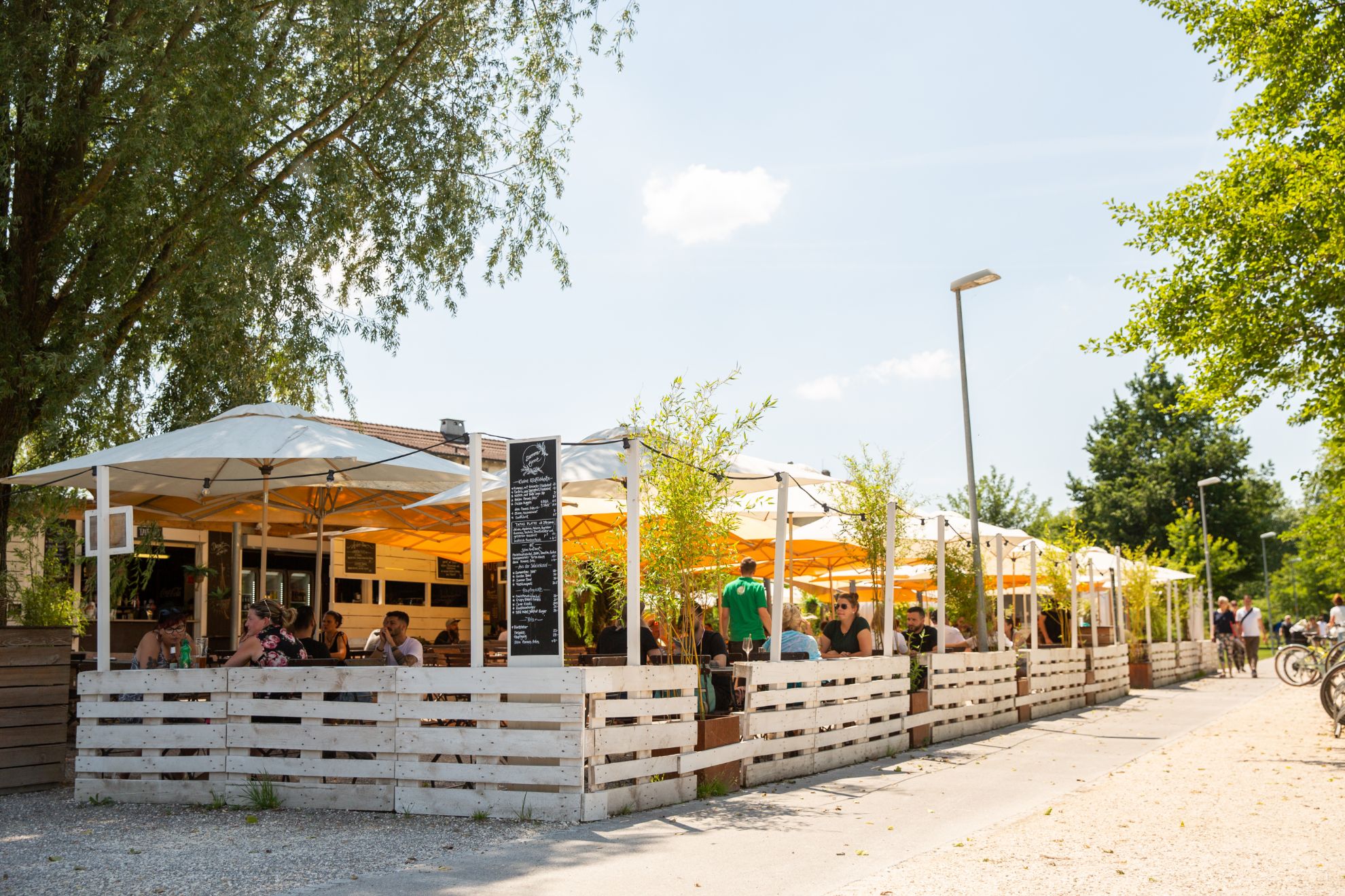 Sommergenuss direkt am Wasser